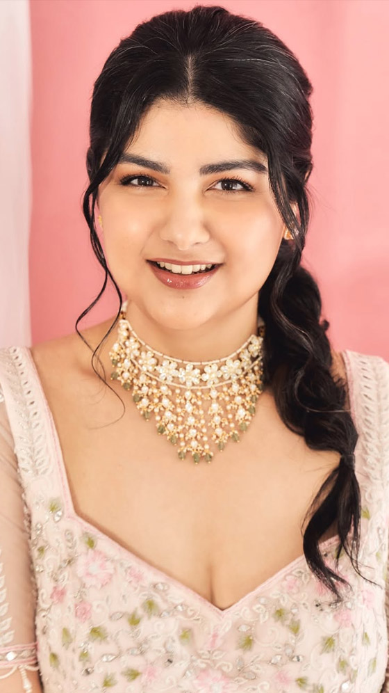 Anshula Kapoor Sets Off Major Soft‑Glam Vibes