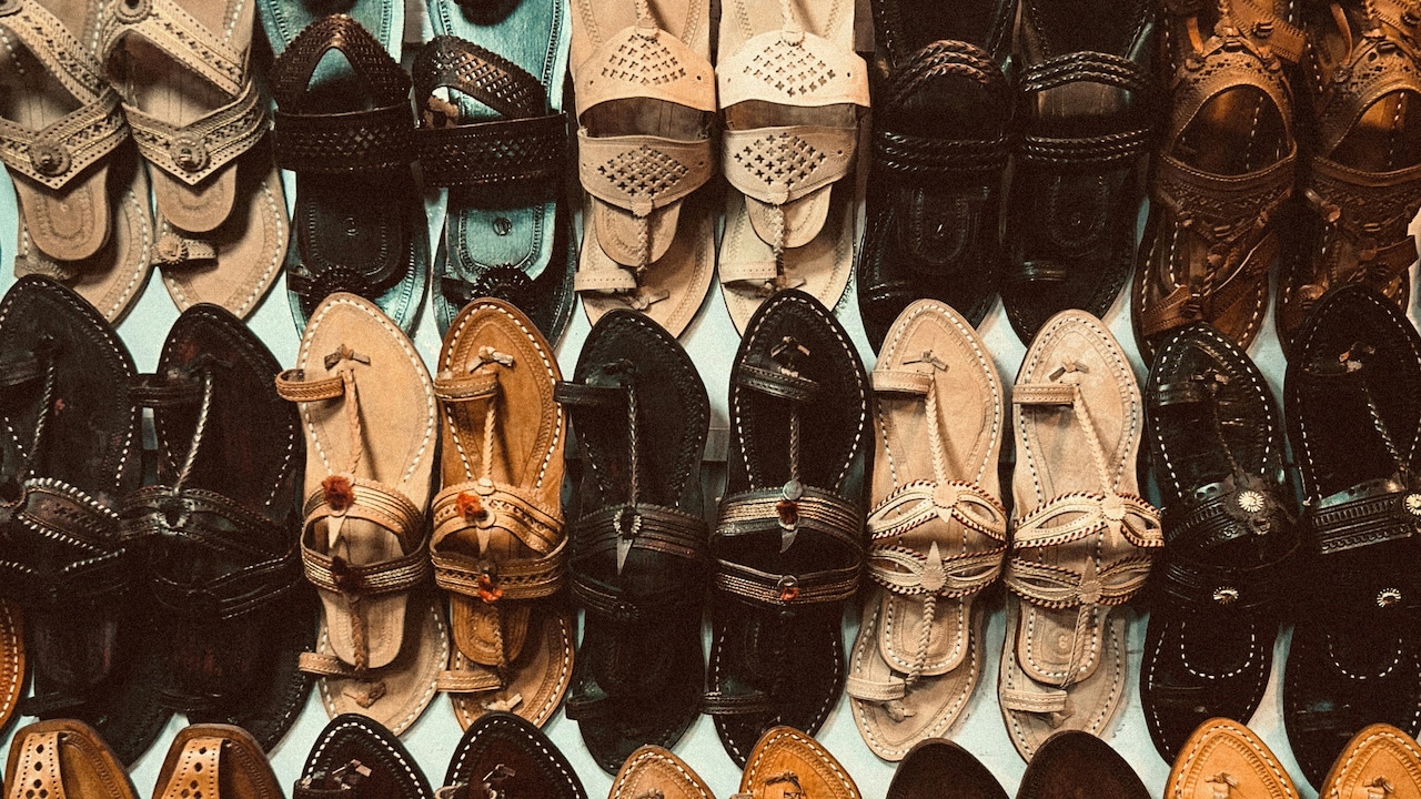 Chappals For Daily Errands vs Long Walks: The Difference