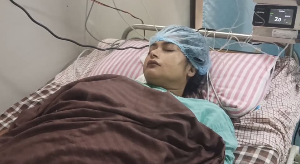 छात्र के साथ घायल उसकी मां का एक निजी हॉस्पिटल में इलाज हो रहा है