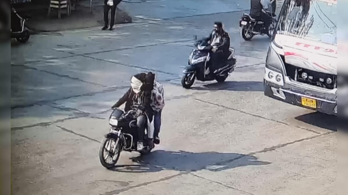 dt3ml1eo w युवा कांग्रेस पूर्व जिलाध्यक्ष शरद शर्मा पर बदमाशों का हमला, गोली चली लेकिन बचे