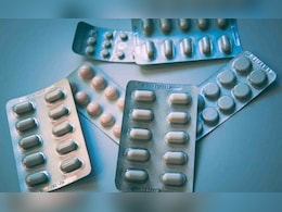 सरकारी स्कूल के 19 छात्र अधिक मात्रा में आयरन की गोलियों लेने के बाद अस्पताल में भर्ती