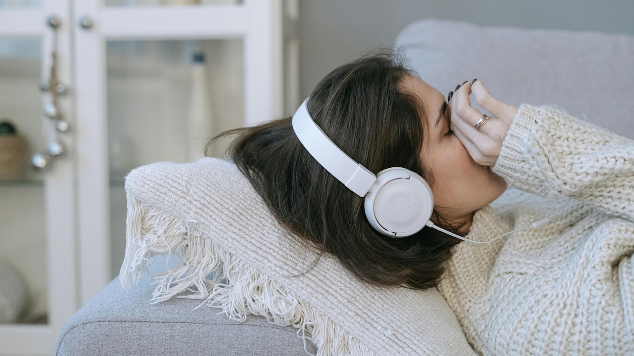 Best Earphones for Long Office Hours: Wired or Wireless?