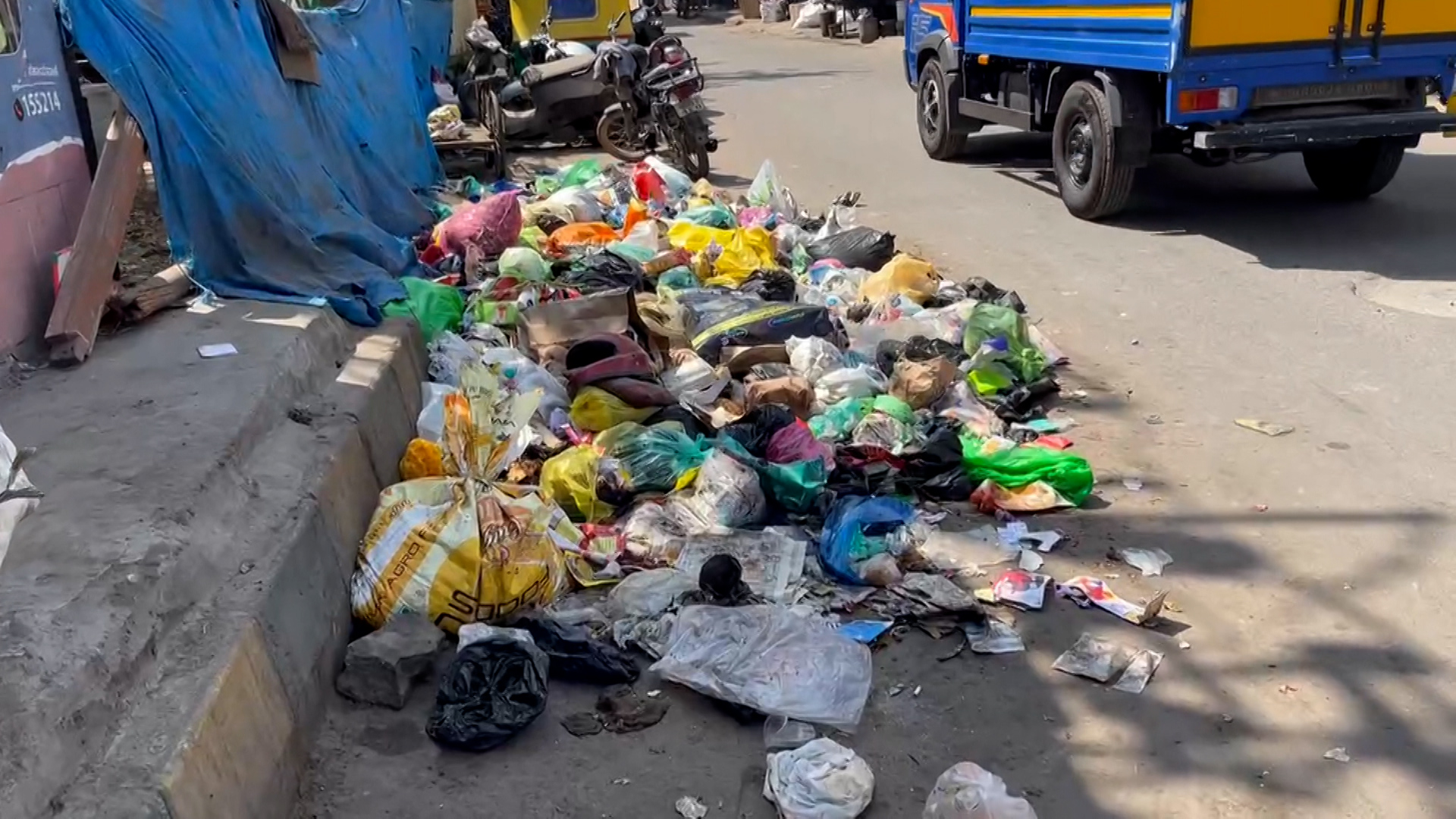 Bengaluru Garbage Crisis Explodes: Residents Protest, BJP vs Govt War of Words