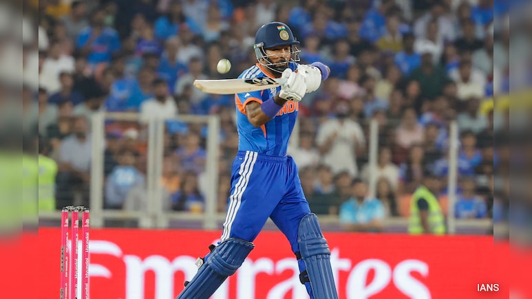 T20 World Cup 2026: हार्दिक पंड्या के 'विराट' छक्के ने लूटी महफिल, कोच गौतम गंभीर भी नहीं कर पाए यकीन, रिएक्शन वायरल