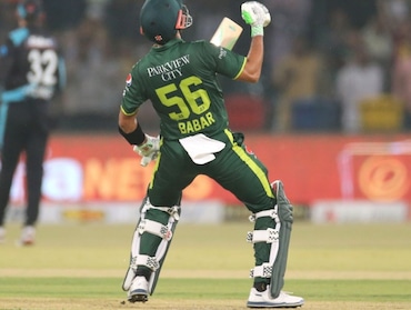 PAK vs NZ: इन धुरंधरों से सजी है दोनों टीमों की प्लेइंग XI! पिच क्या खिलाएगी गुल? मैच से पहले जानें सबकुछ