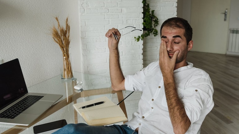 Doctor Explains Why Dry Eye Symptoms Linger After Peak Winter Ends