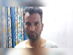 J&amp;K Man Arrested From Near Red Fort, Found Guilty Of Jobs-For-Money Fraud