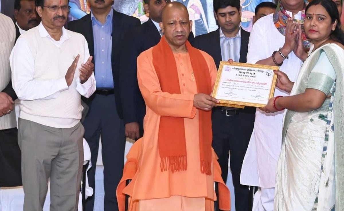 Opinion: रोजगार के मानचित्र पर 'अवसरों की धरती' बनकर उभर रहा उत्तर प्रदेशः पलायन नहीं, युवाओं की प्रगति का बना माध्यम