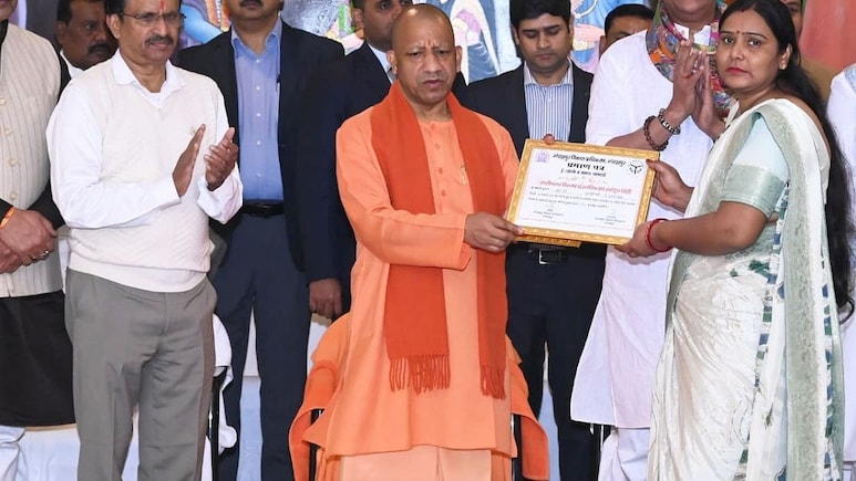 Opinion: रोजगार के मानचित्र पर 'अवसरों की धरती' बनकर उभर रहा उत्तर प्रदेशः पलायन नहीं, युवाओं की प्रगति का बना माध्यम