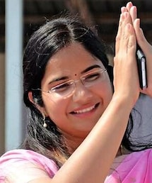 IAS स्&zwj;वात&zwj;ि मीणा से क्&zwj;यों खौफ खाते हैं माफ&zwj;िया?