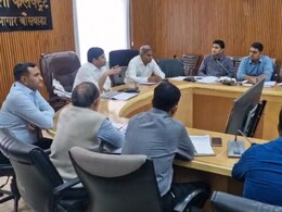 गर्मी बढ़ी तो गरमाया हैंडपंप का मुद्दा, कलेक्टर ने अधिकारियों को दिए 15 मार्च तक का अल्टीमेटम