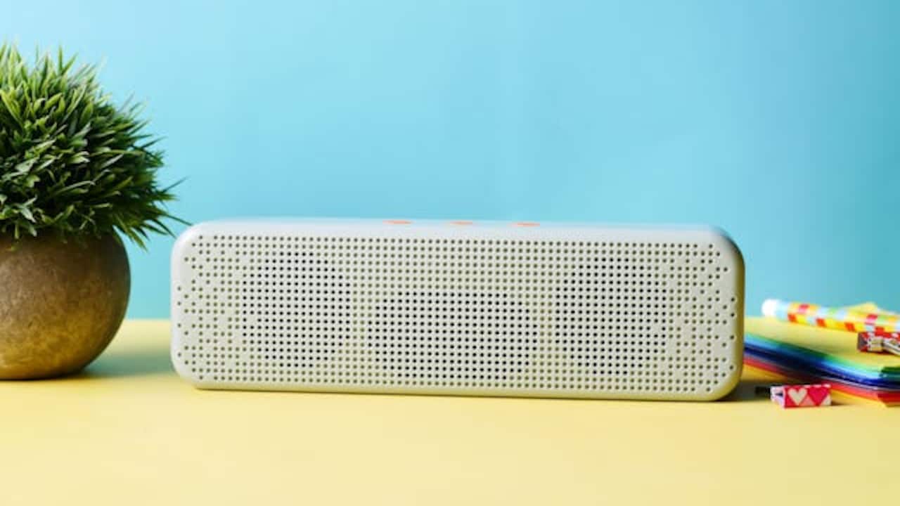 Learn about important factors to consider when buying a Bluetooth speaker.
