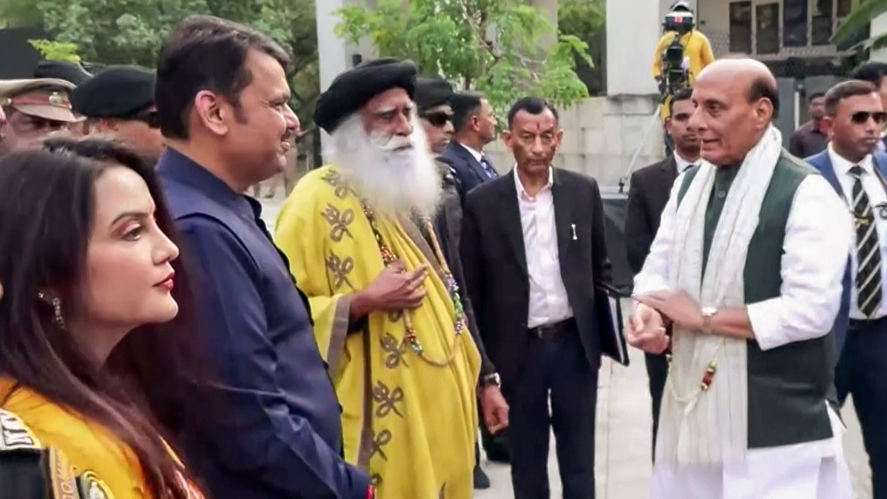 Rajnath Singh, Devendra Fadnavis Attend Maha Shivratri Celebrations At Isha Yoga Centre