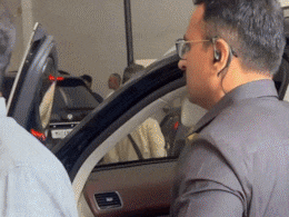 ब्लू शर्ट, आंखों पर गॉगल्स... RSS के कार्यक्रम में कुछ इस अंदाज में पहुंचे सलमान खान