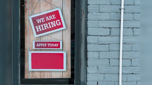 Job Hunt Starts With Good CV: Five AI Prompts That You Must Know