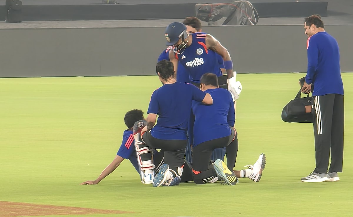 Hardik Pandyas Shot Hits Teammates Knee, Star Leaves Field As India Face Big Injury Scare Ahead Of SA Clash