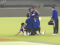 Hardik Pandyas Shot Hits Teammates Knee, Star Leaves Field As India Face Big Injury Scare Ahead Of SA Clash