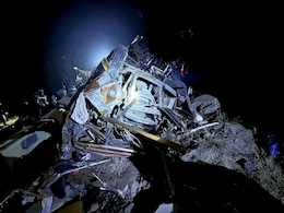 नेपाल के धादिंग में यात्री बस नदी में गिरी, 18 लोगों की मौत, बचाव अभियान जारी