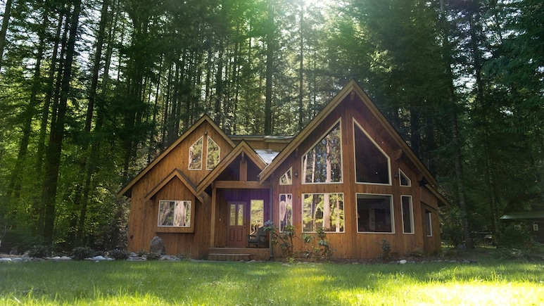 Airbnb Expands Into Hotels, Airport Transfers, Car Rentals, And Grocery Delivery Services