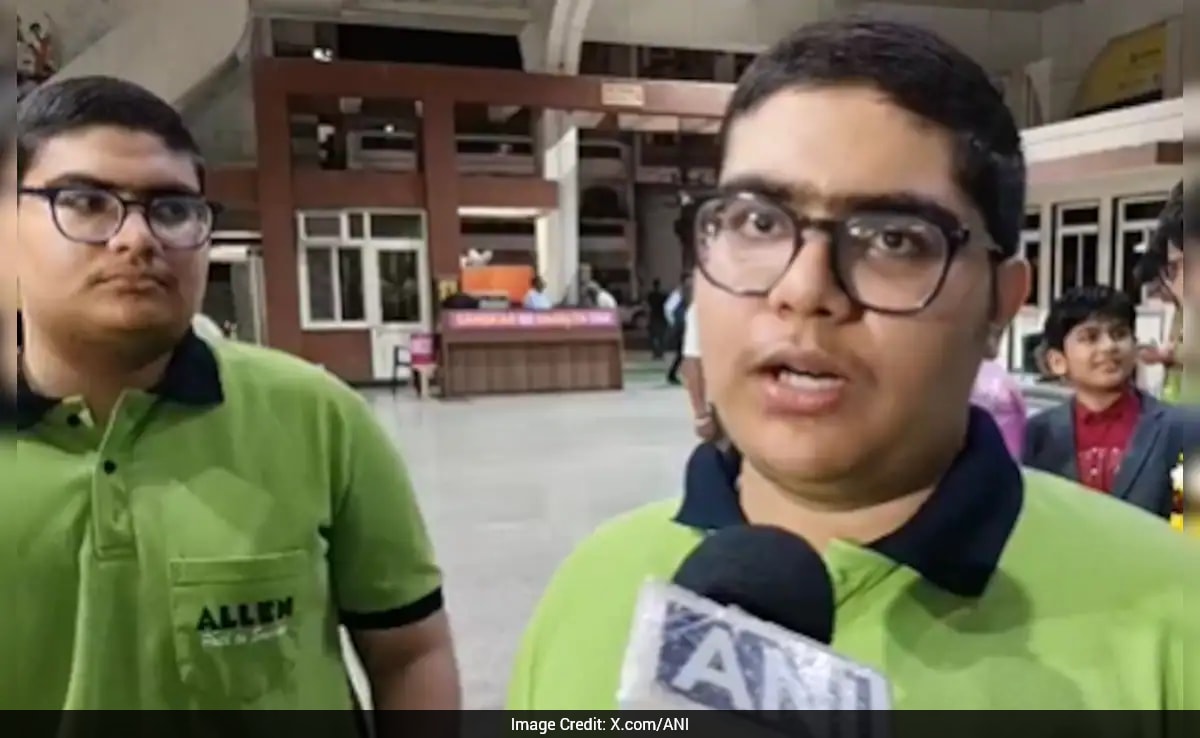 'IIT बॉम्बे से कंप्यूटर साइंस करने के बाद IAS बनने का प्लान है'...JEE टॉपर जुड़वा भाइयों के वीडियो पर छिड़ी बहस