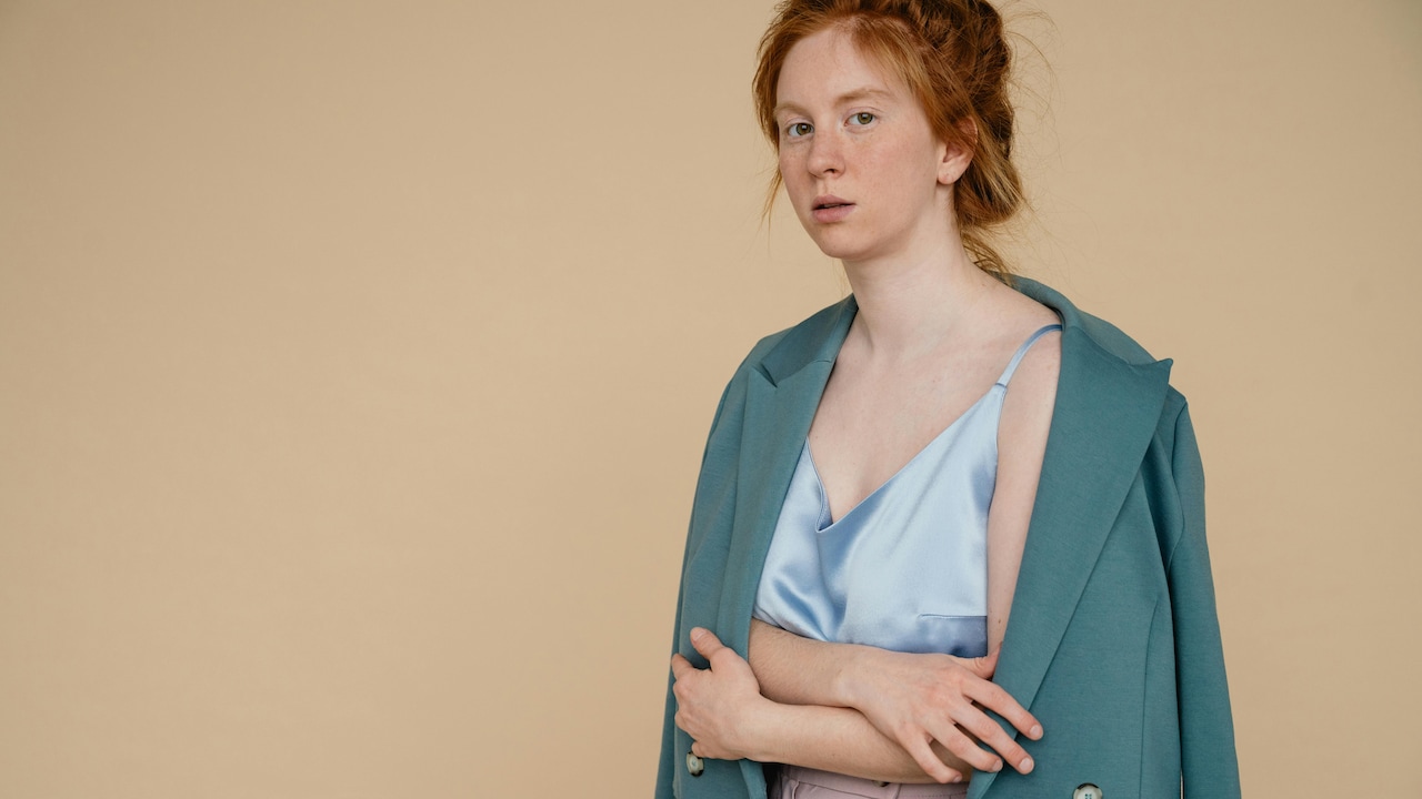 Make your satin clothes look stylish with these simple styling tips Make your satin clothes look stylish with these simple styling tips