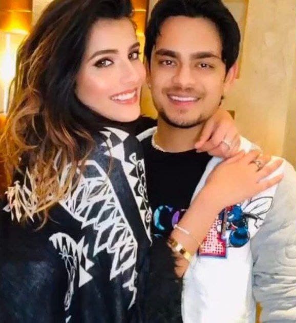 ईशान किशन के साथ अदिति.