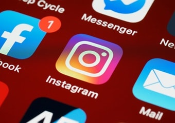आपका डाटा हो रहा है Facebook और Instagram के साथ शेयर, जानें इसे कैसे रोकें