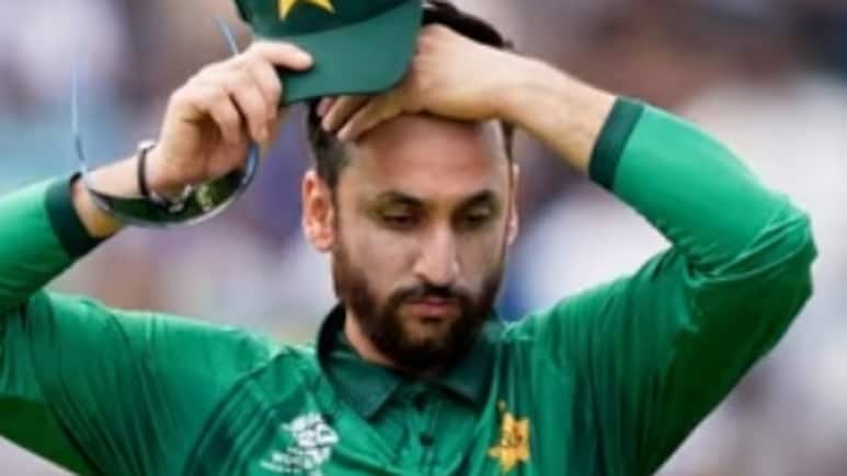 T20 World Cup 2026:  इंग्लैंड के खिलाफ हार के बाद भी पाकिस्तान के पास सेमीफाइनल में पहुंचने का मौका, इस टीम के हाथ में पूरा गणित