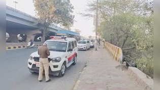 दिल्ली में पीरागढ़ी फ्लाईओवर पर एक कार से मिले तीन लोगों के शव