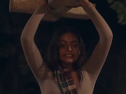 महाकुंभ की मोनालिसा की फिल्म का आया टीजर, हाथ में मशाल लिए आई नजर, ली है इतनी फीस