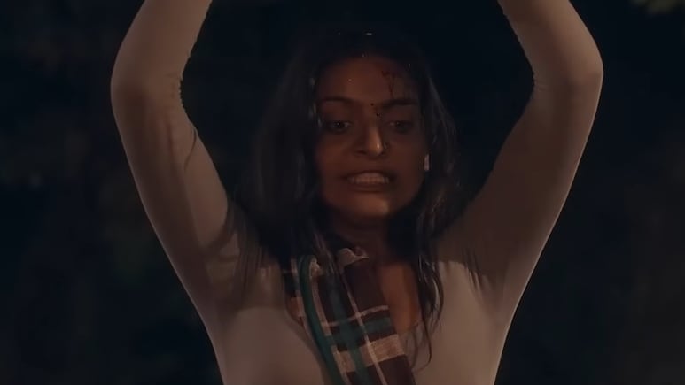 महाकुंभ की मोनालिसा की फिल्म का आया टीजर, हाथ में मशाल लिए आई नजर, ली है इतनी फीस