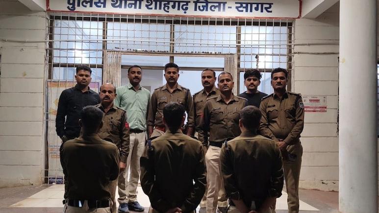 &lsquo;चायगढ़ कैफे&rsquo; से पकड़ा गया फर्जी DSP, एक लाख लेकर होमगार्ड में नौकरी द&zwj;िलाने का देता था झांसा