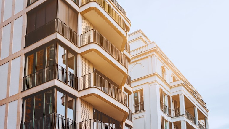 Real Estate : स्वप्नातील घर की आयुष्यभराचं कर्ज; घर खरेदी करण्यापूर्वी बिल्डर्सचा खेळ समजून घ्या