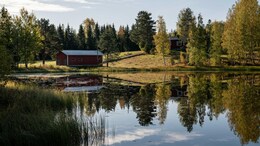 Which Country Is Known As The 'Land Of A Thousand Lakes'