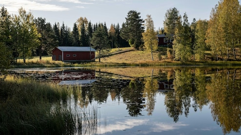 Which Country Is Known As The 'Land Of A Thousand Lakes'