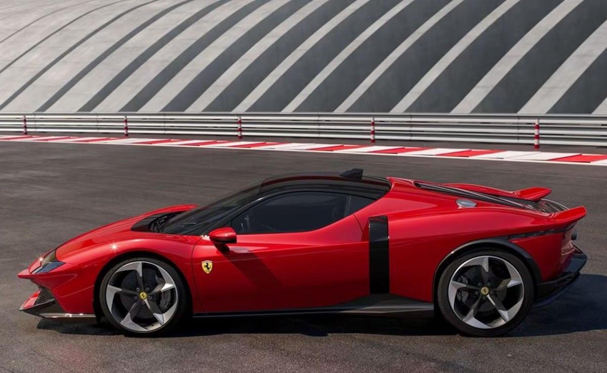 भारत में गर्दा उड़ाने आ रही 10 करोड़ की सुपरकार, लॉन्च से पहले देख लें खास तस्वीरें