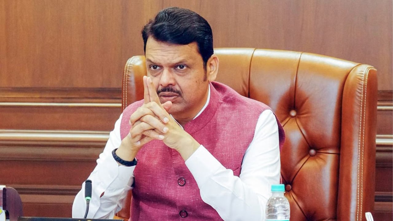 महाराष्ट्र में सरकारी कर्मचारियों को अब नहीं देनी होगी हिंदी भाषा परीक्षा, सरकार ने क्यों की रद्द? जानें वजह