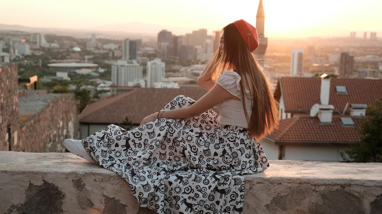 Try these stylish maxi skirts to avoid looking shorter in layers of fabric Try these stylish maxi skirts to avoid looking shorter in layers of fabric