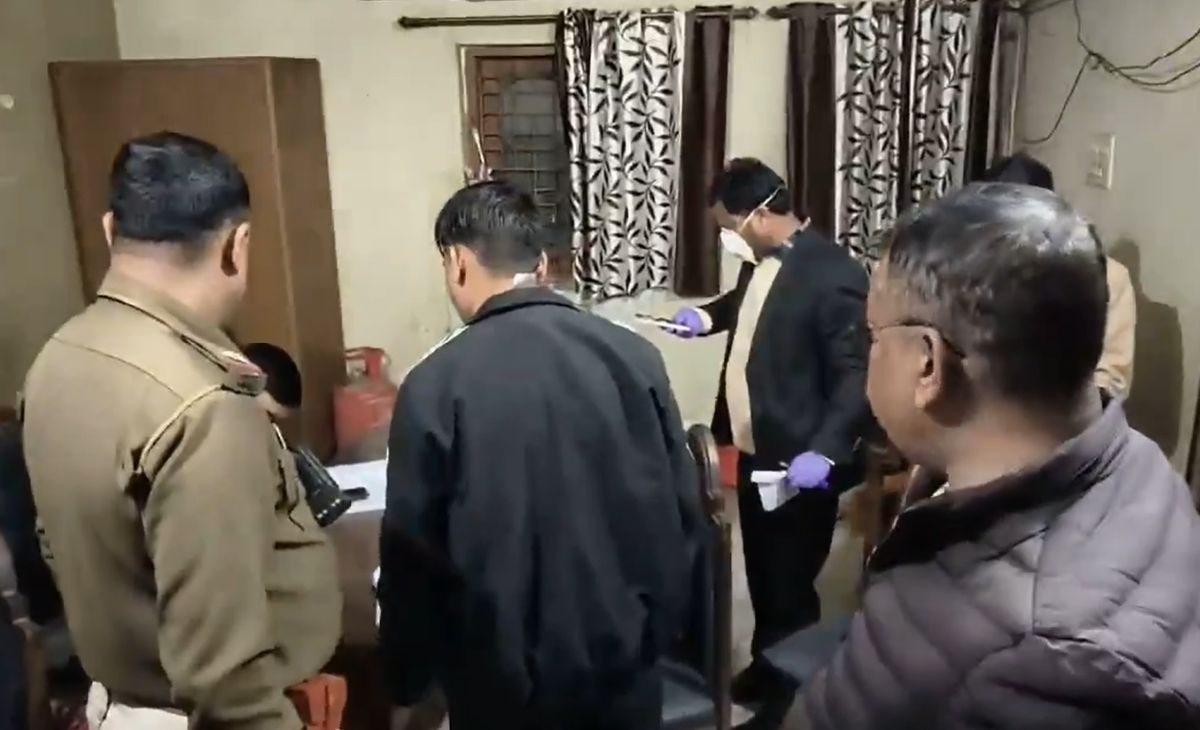 मां हाई कोर्ट वकील, बेटा CA और नाबालिग बेटी... रांची में तीनों ने की खुदकुशी की कोशिश, बेटे की गई जान