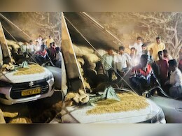 Raipur Accident: रायपुर में भयंकर एक्&zwj;सीडेंट, कार पर पलटा धान से भरा ट्रक, 2 की मौत