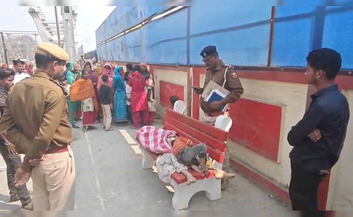 Children Found Crying Next To Mother's Body At Bihar Railway Station