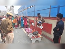 Children Found Crying Next To Mother's Body At Bihar Railway Station