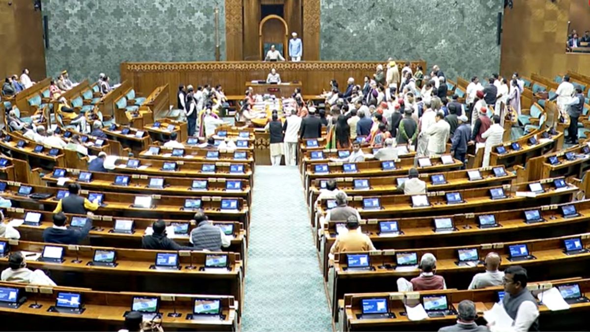 Parliament LIVE: लोकसभा में पारित हुआ धन्&zwj;यवाद प्रस्&zwj;ताव, राज्&zwj;यसभा में शाम 5 बजे बोलेंगे पीएम मोदी