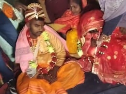 बिहार पुलिस भर्ती की कर रहा था तैयारी, लाइब्रेरी जाते वक्त लोगों ने करा दिया &lsquo;पकड़ौआ विवाह&rsquo;, VIDE0