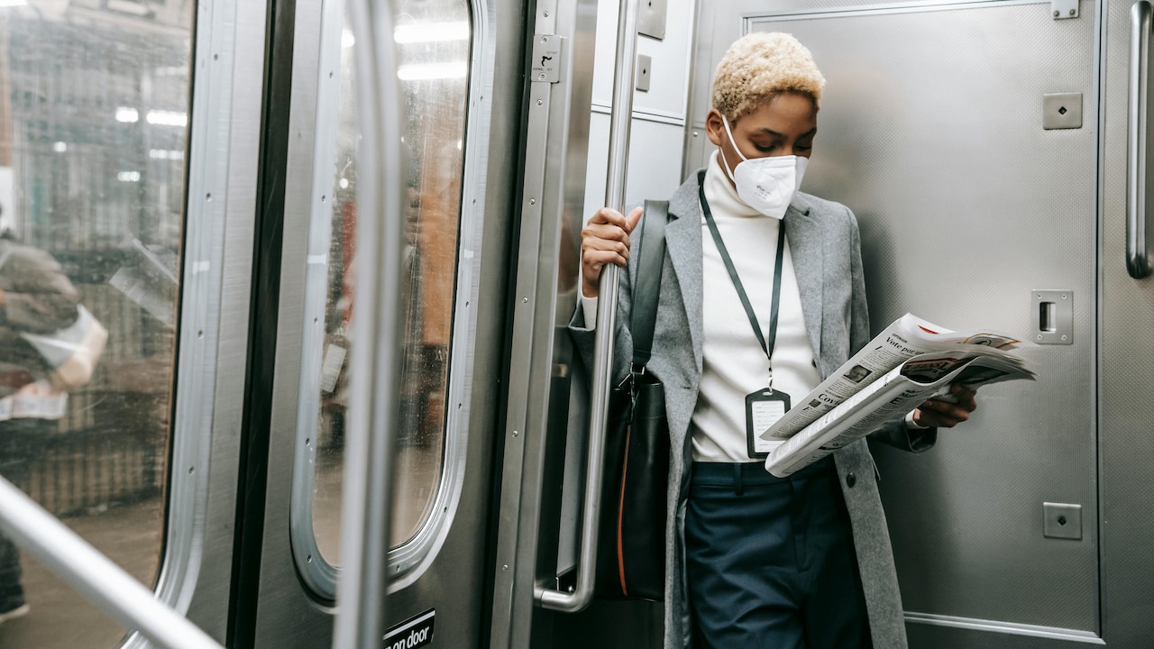 Which essentials to carry during the metro travel?