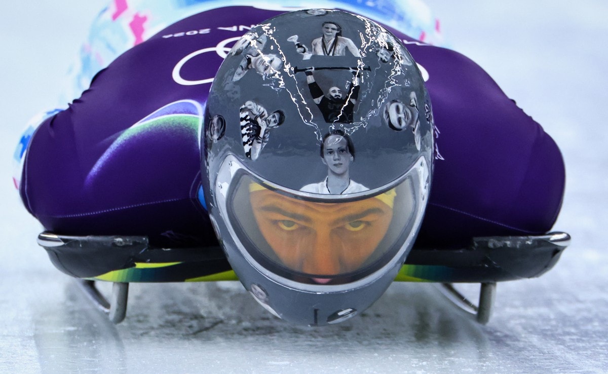 Volodymyr Zelensky Defends Ukrainian Athletes Helmet At Games After IOC Ban