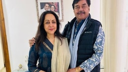 Shatrughan Sinha Visits Hema Malini's New Delhi Home, Dharmendra's Photo Frame Adds An Emotional Touch