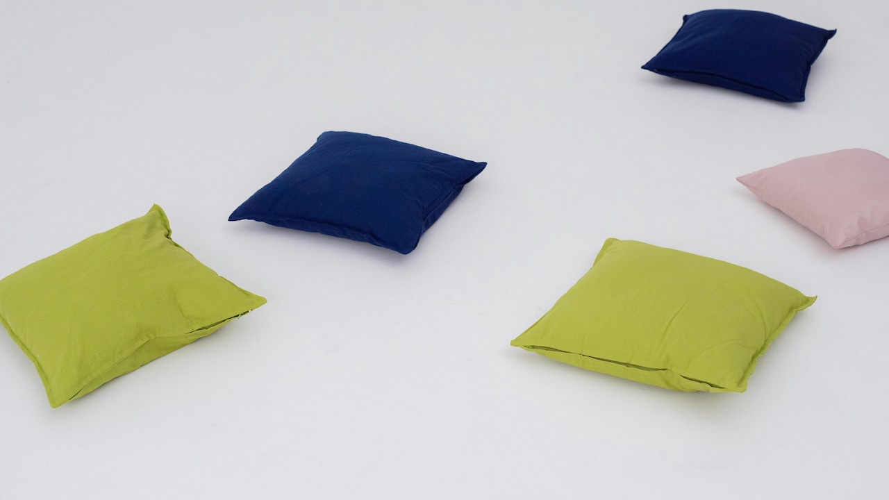 Memory Foam Pillow vs Fibre Pillow: Which Supports Neck Better?