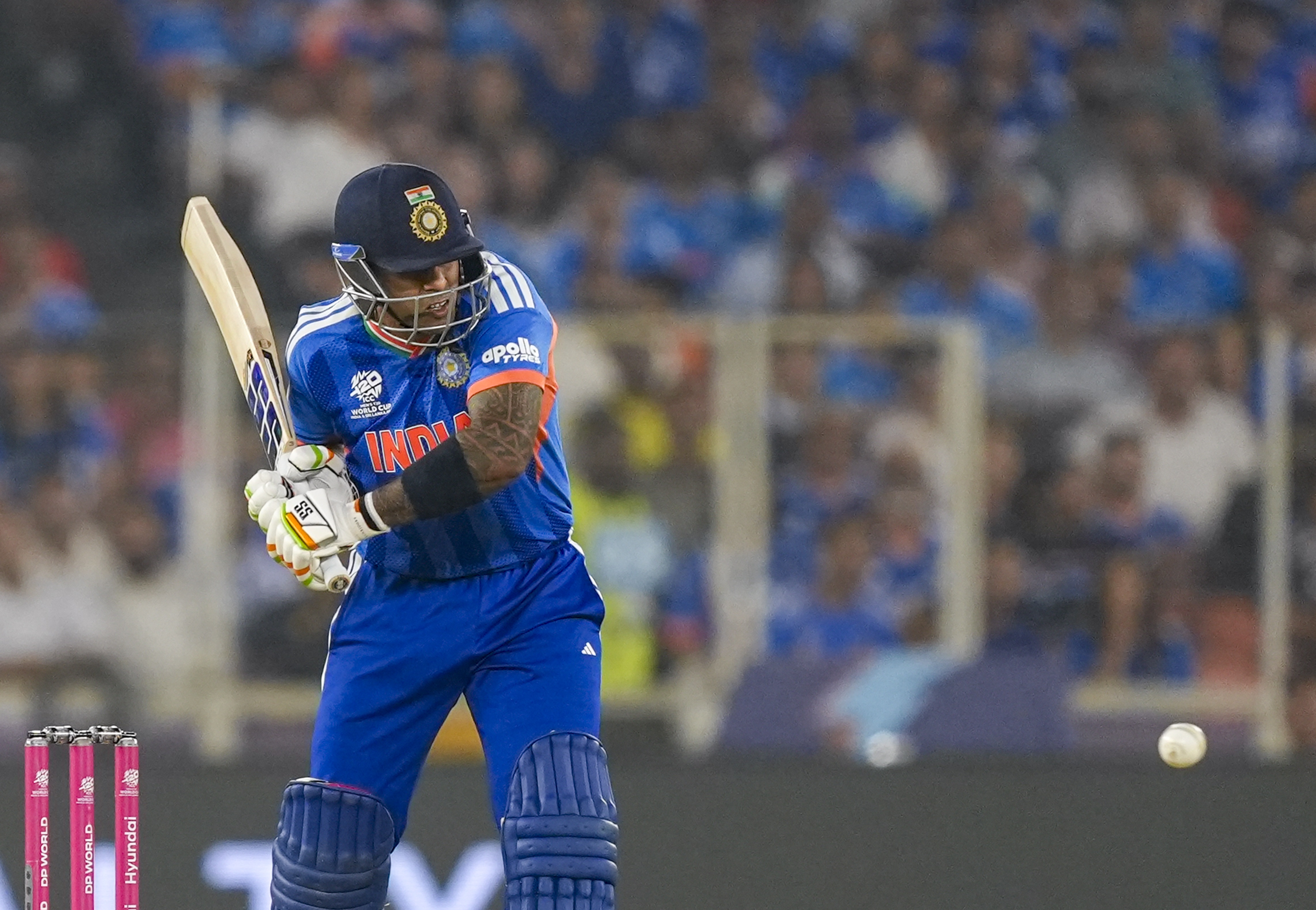 IND vs SA LIVE Score, T20 World Cup Super 8: भारतीय पारी लड़खड़ाई, 51 पर आधी टीम लौटी पवेलियन, हार्दिक से उम्मीद