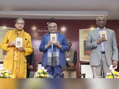 उपराष्ट्रपति ने शशि थरूर की नई किताब का विमोचन किया, बोले– श्री नारायण गुरु की वजह से है केरल में सनातन धर्म